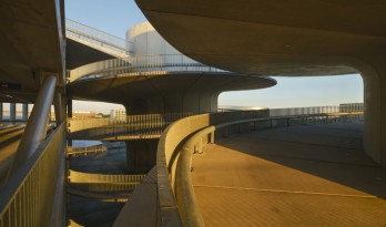 阿姆斯特丹RAI停车场大楼 ——螺旋塔楼 / Benthem Crouwel Architects