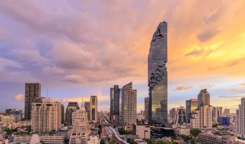 曼谷地标、泰国第一高楼，怎么会是这样一栋“烂尾楼”？